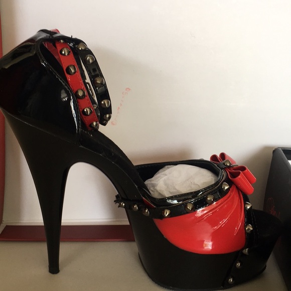 pleaser shoe covers
